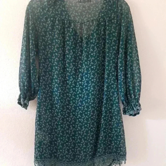 A'reve Sheer top Size Small EUC - Picture 6 of 9
